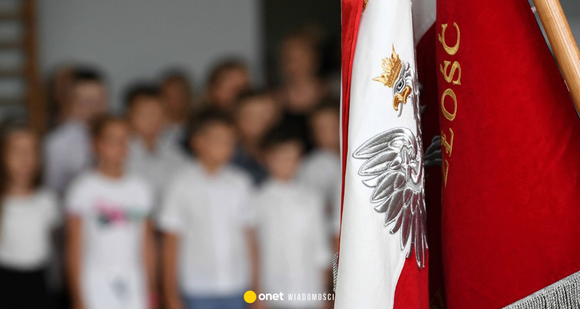 Dzieci zasłabły podczas apelu. Ewakuacja podstawówki na Podlasiu - Onet Wiadomości