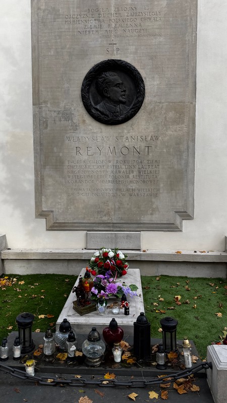 Grób Władysława Reymonta na warszawskich Starych Powązkach