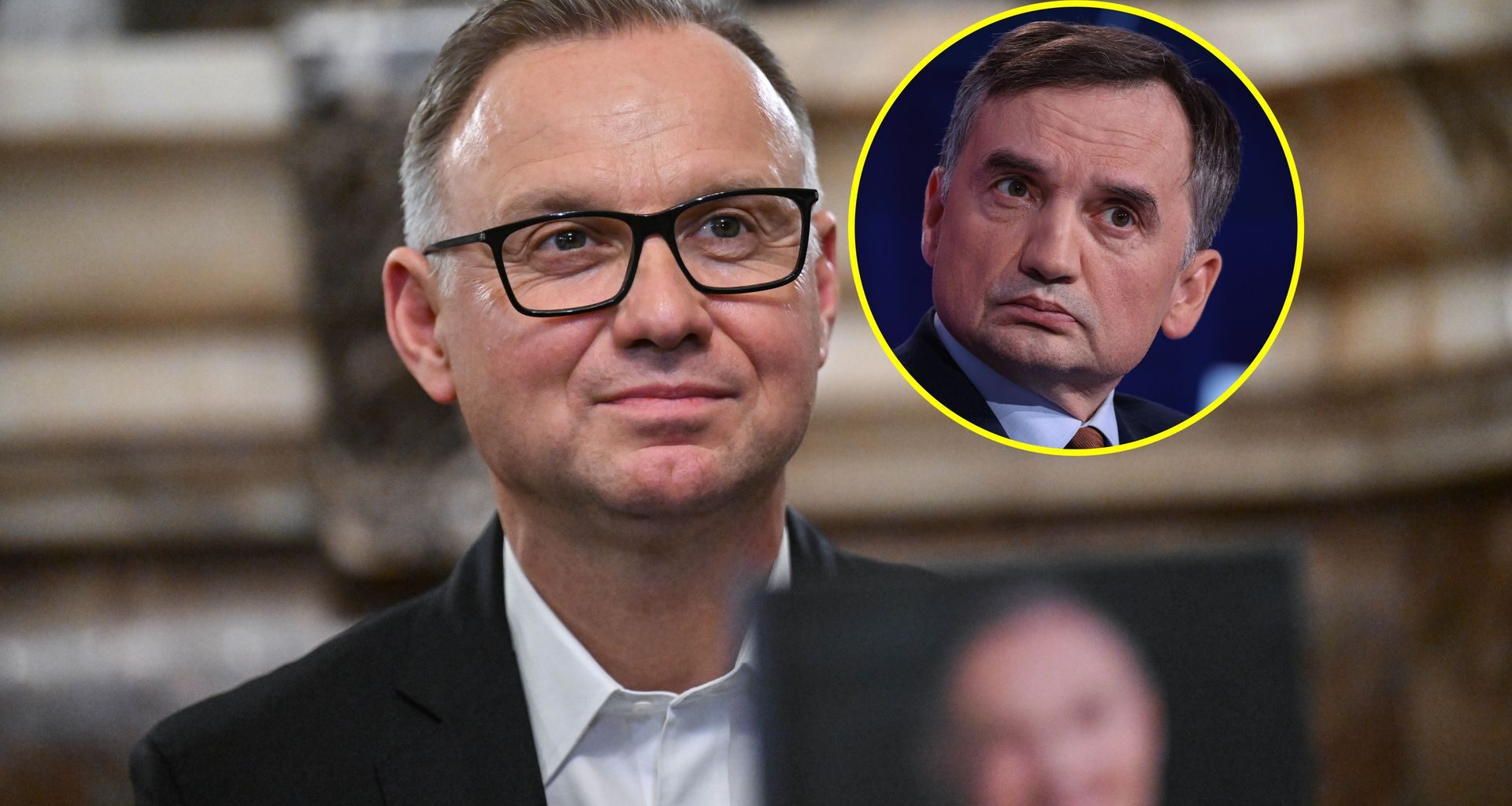 Oszustwo na stacji paliw. Na banknotach było to słowo