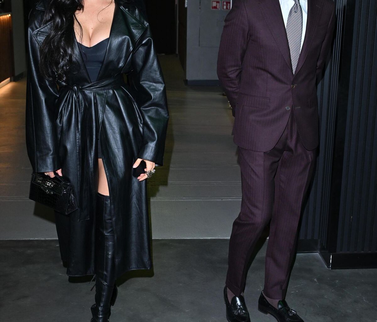 Grzegorz Krychowiak z wydekoltowaną Celią Januat u boku melduje się na premierze serialu o sobie (ZDJĘCIA)