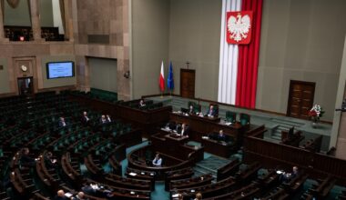 Polacy podzieleni w sprawie sojuszu PiS i Konfederacji. Sondaż RMF FM