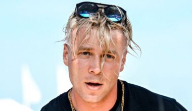 Victoria Beckham zaprojektowała garnitur dla Davida, ale nie obyło się bez WPADKI. Gwiazda chyba sama jej nie zauważyła...