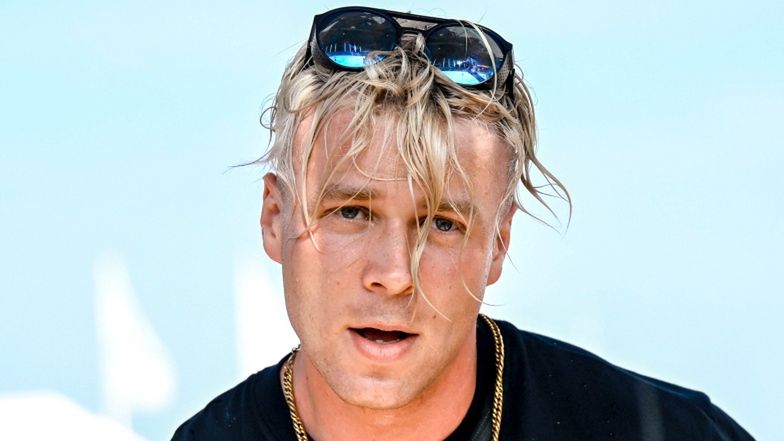 Victoria Beckham zaprojektowała garnitur dla Davida, ale nie obyło się bez WPADKI. Gwiazda chyba sama jej nie zauważyła...