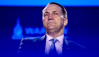 Koszty rzędu kilkunastu miliardów funtów. Są sankcje za cyberataki