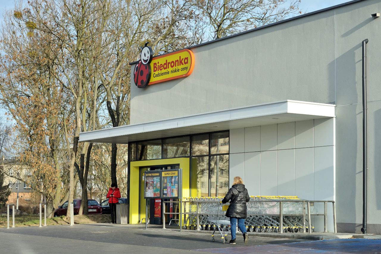 42 godziny bez przerwy. Na forach pracowników Biedronki wrze