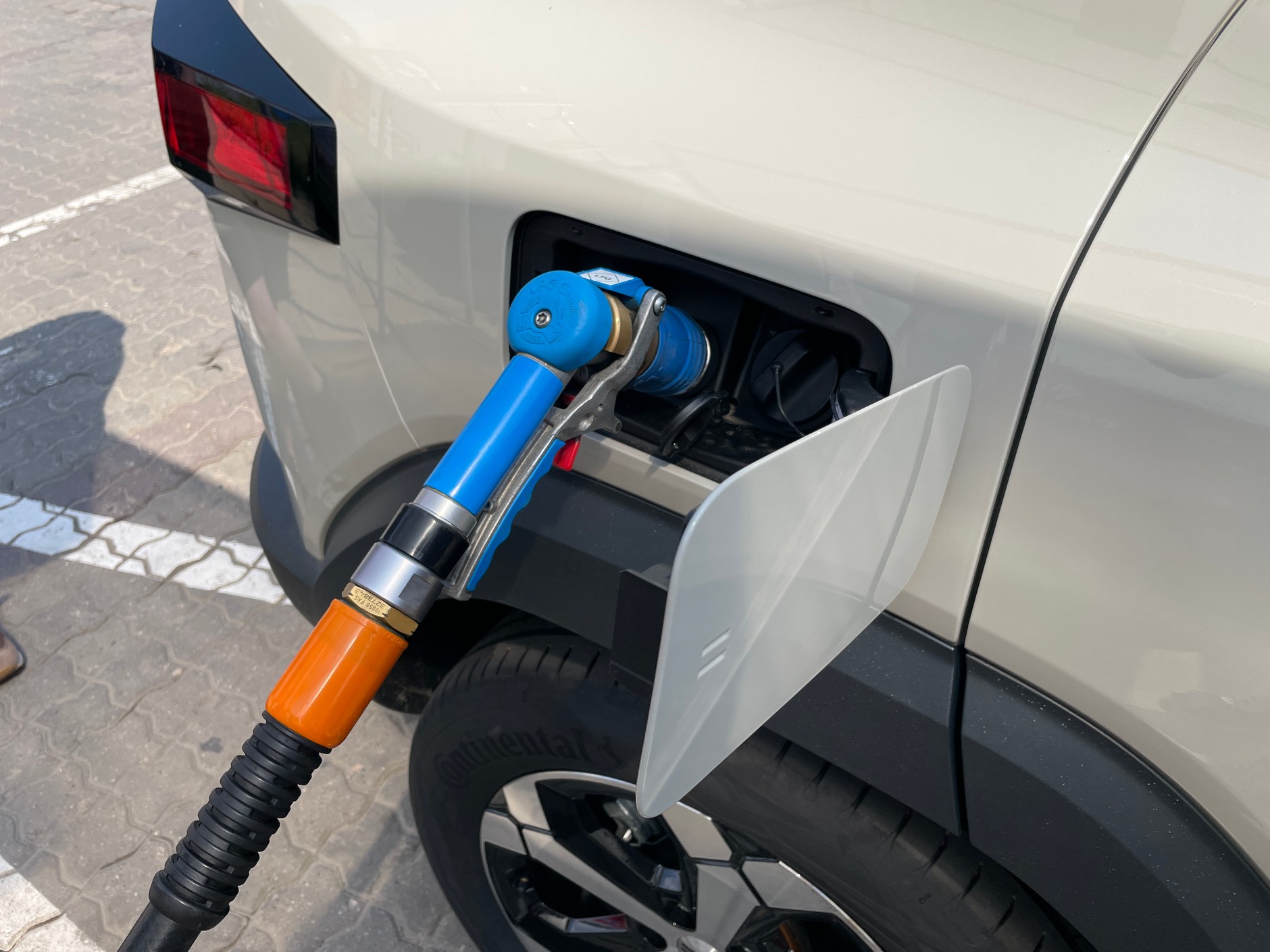 Najtańszą Dacię Duster znów będzie można zatankować gazem