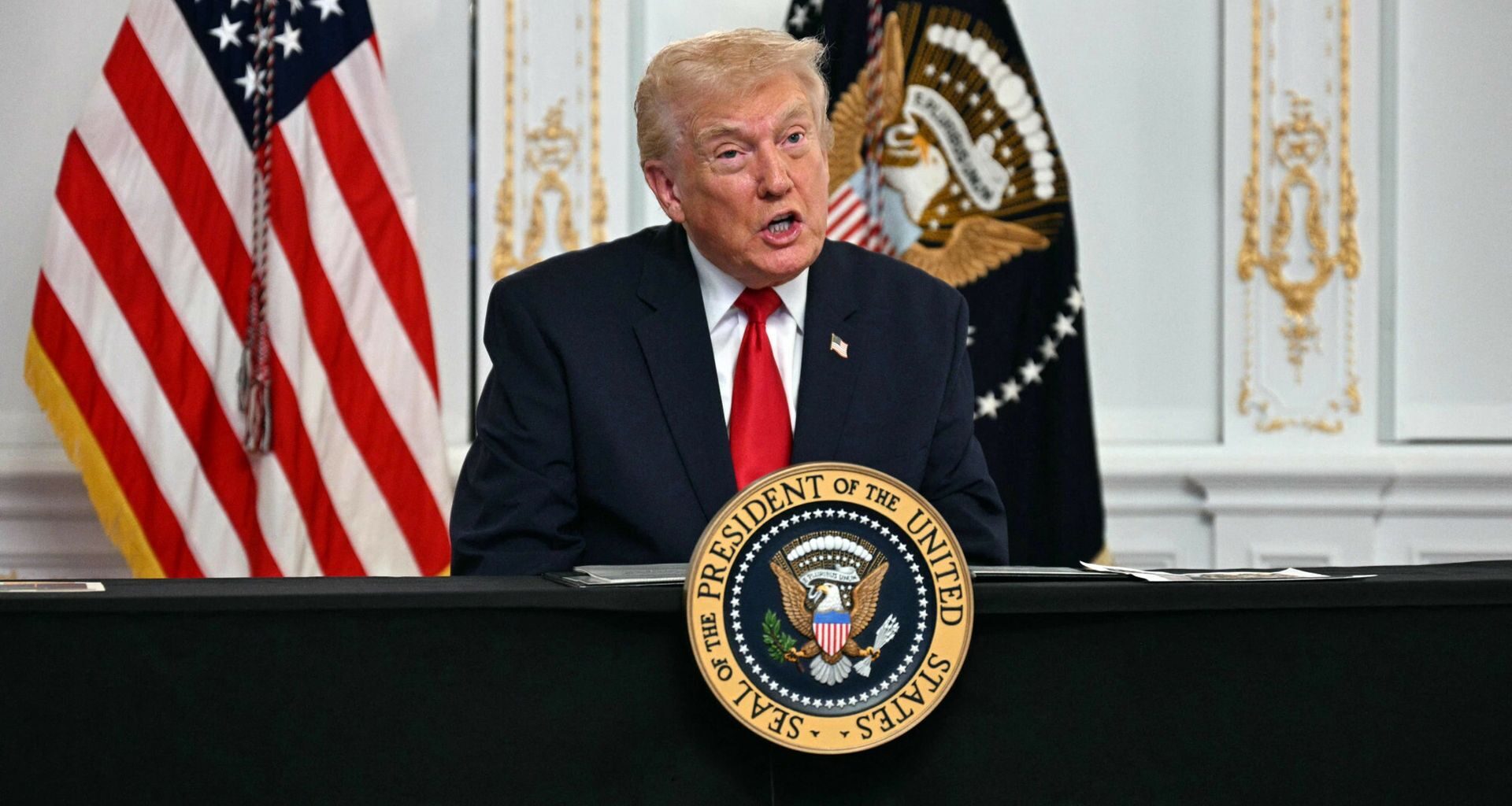 "Ostatnio jakoś nie". Sikorski mówi, czy ma kontakt z Nawrockim