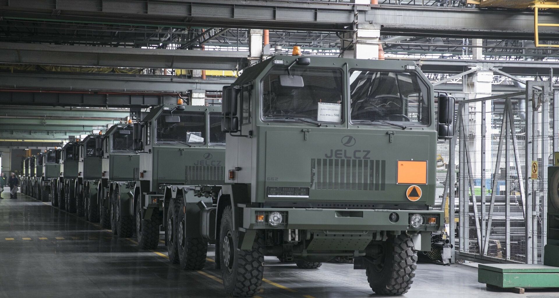 Tajny pakt "ropa za broń". Tak Chiny dogadały się z Iranem