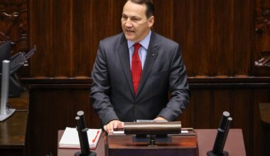 Były oficer GROM krytykuje służby po atakach w Polsce. "Czarno to widzę"