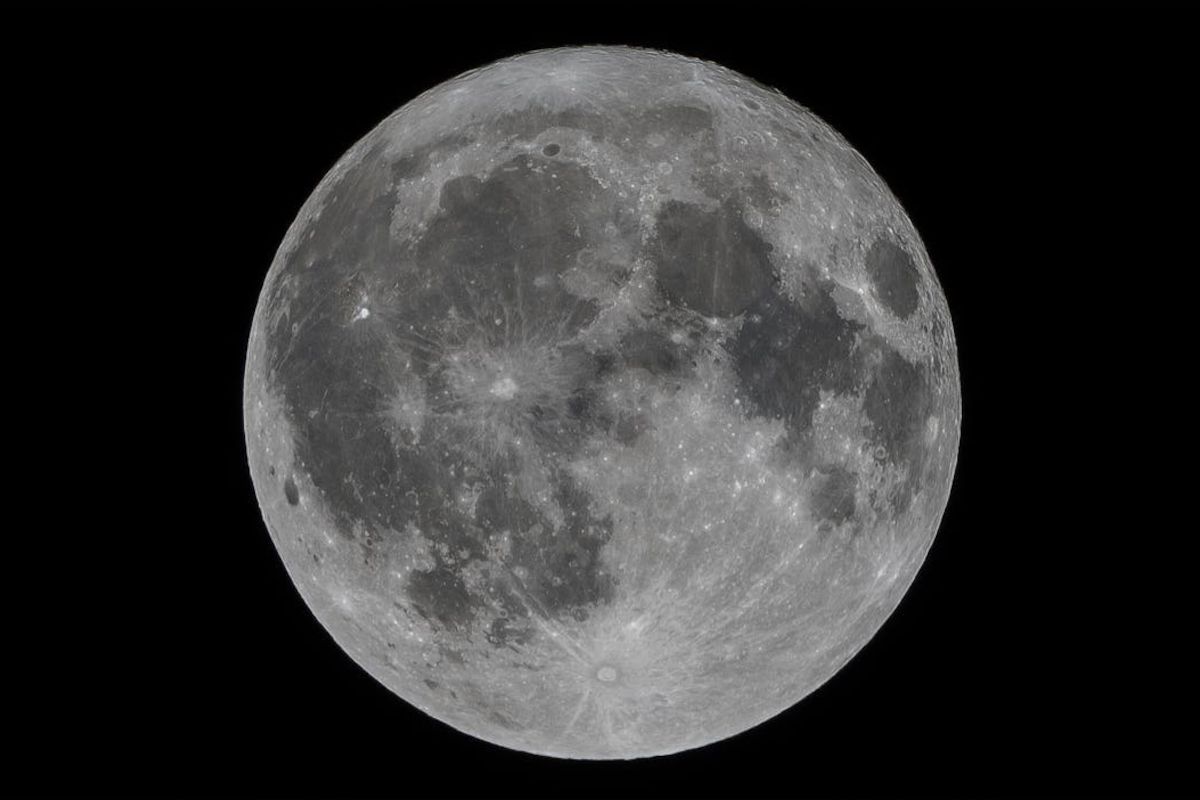 Na Ziemi by to nie przeszło. Zaskakujące procesy chemiczne na Tytanie