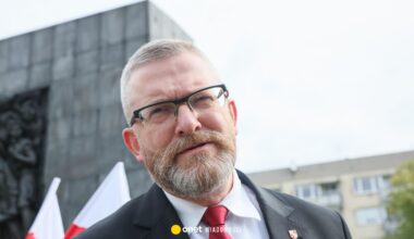 Immunitet Grzegorza Brauna. Komisja JURI wydała opinię - Onet Wiadomości