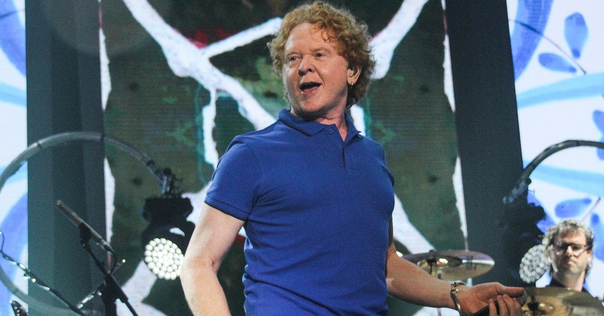 Gwiazdor Simply Red na spacerze po Krakowie. Zachwycił go Wawel - Onet