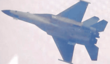 Nowy chiński samolot szkolno-bojowy