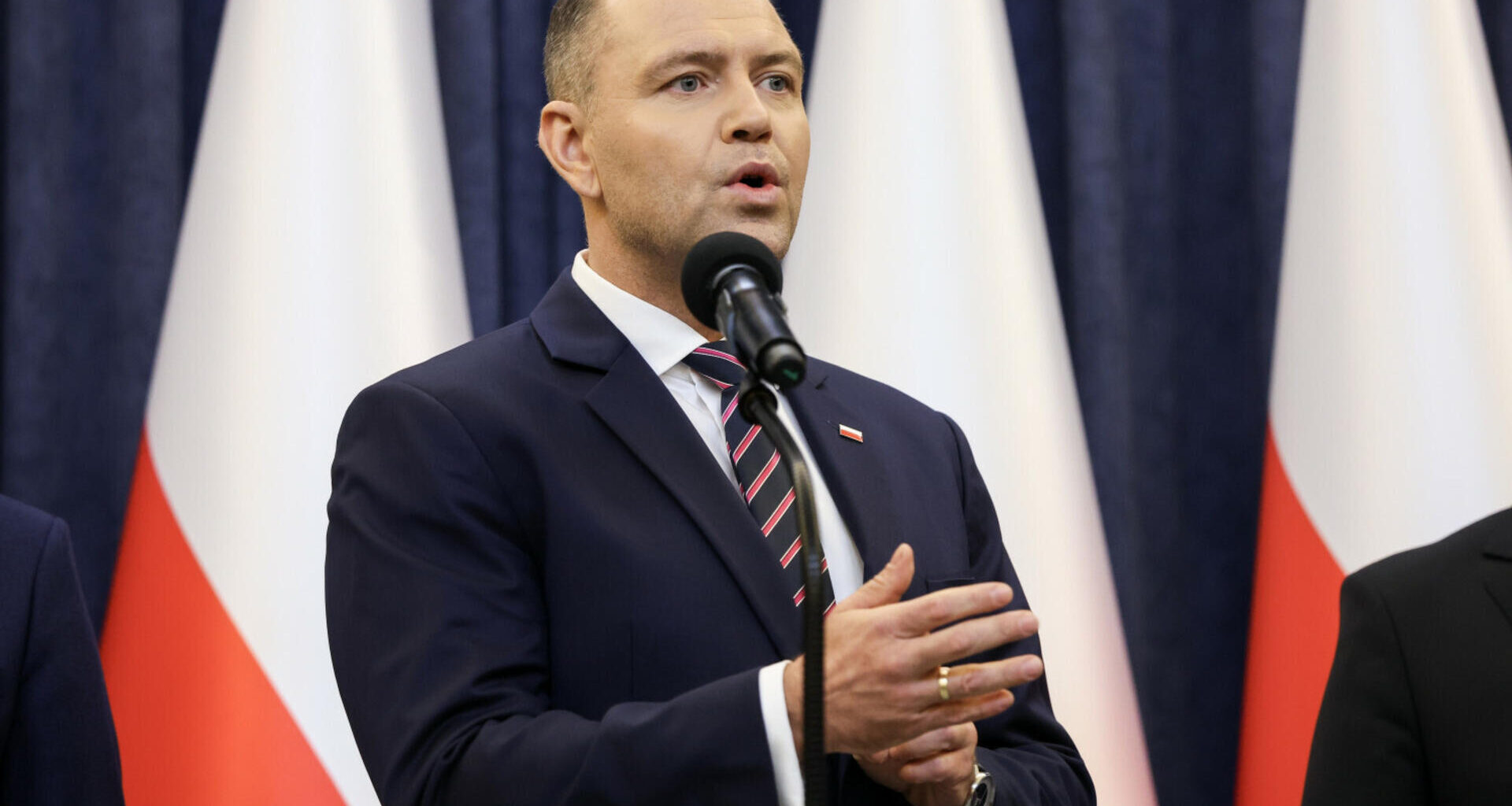 "Prezydent łamie konstytucję". Prof. Zoll w TOK FM: Grozi mu Trybunał Stanu