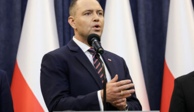 "Prezydent łamie konstytucję". Prof. Zoll w TOK FM: Grozi mu Trybunał Stanu