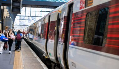 Atak nożownika w brytyjskim pociągu. Wielu rannych - Onet