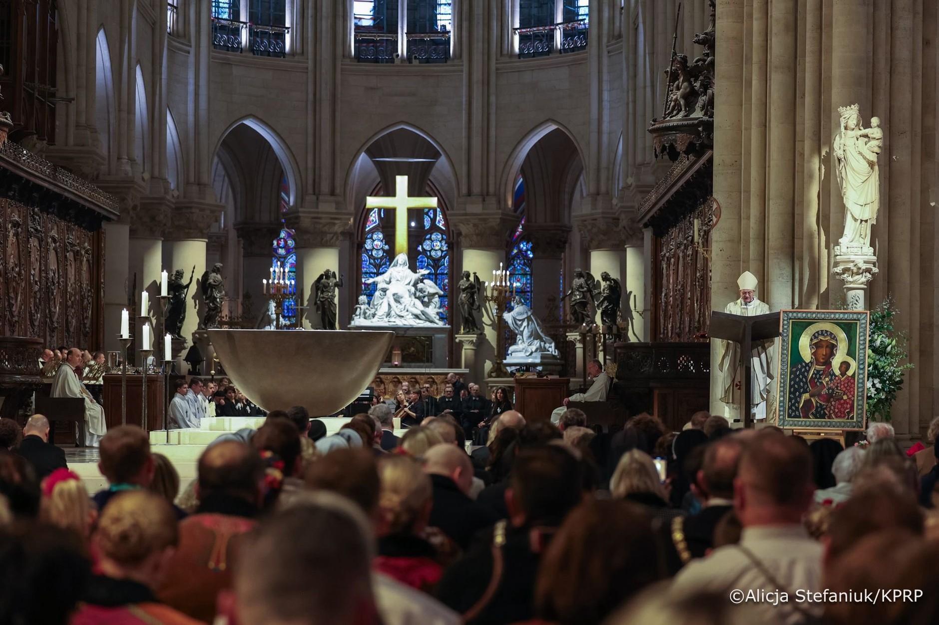 Uroczystość w katedrze Notre Dame 