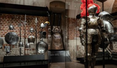 Balenciaga suknia zbrojownia