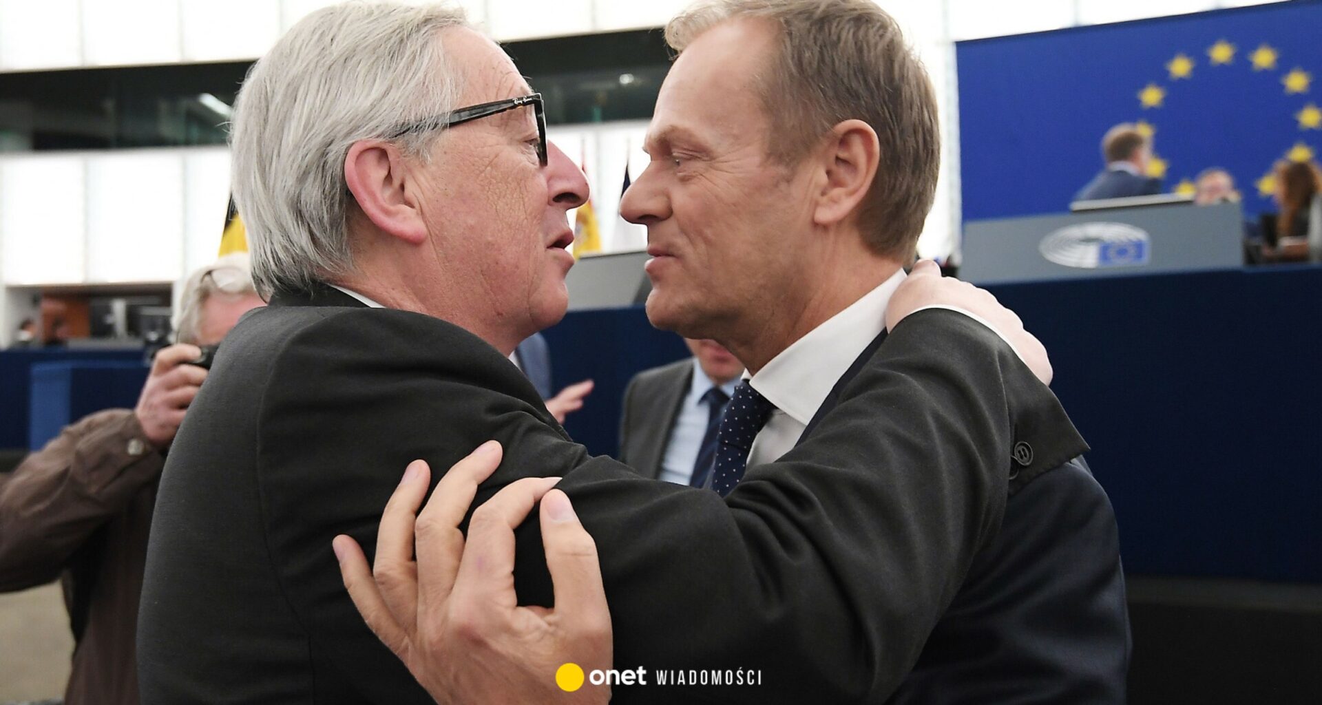 Kulisy pobytu Donalda Tuska w Brukseli. "Juncker chodził ciągle pijany" [FRAGMENT KSIĄŻKI]