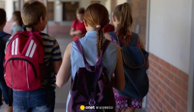 Burza po słowach burmistrza. Uznał, że "dzieci ze wsi są gorzej ubrane"