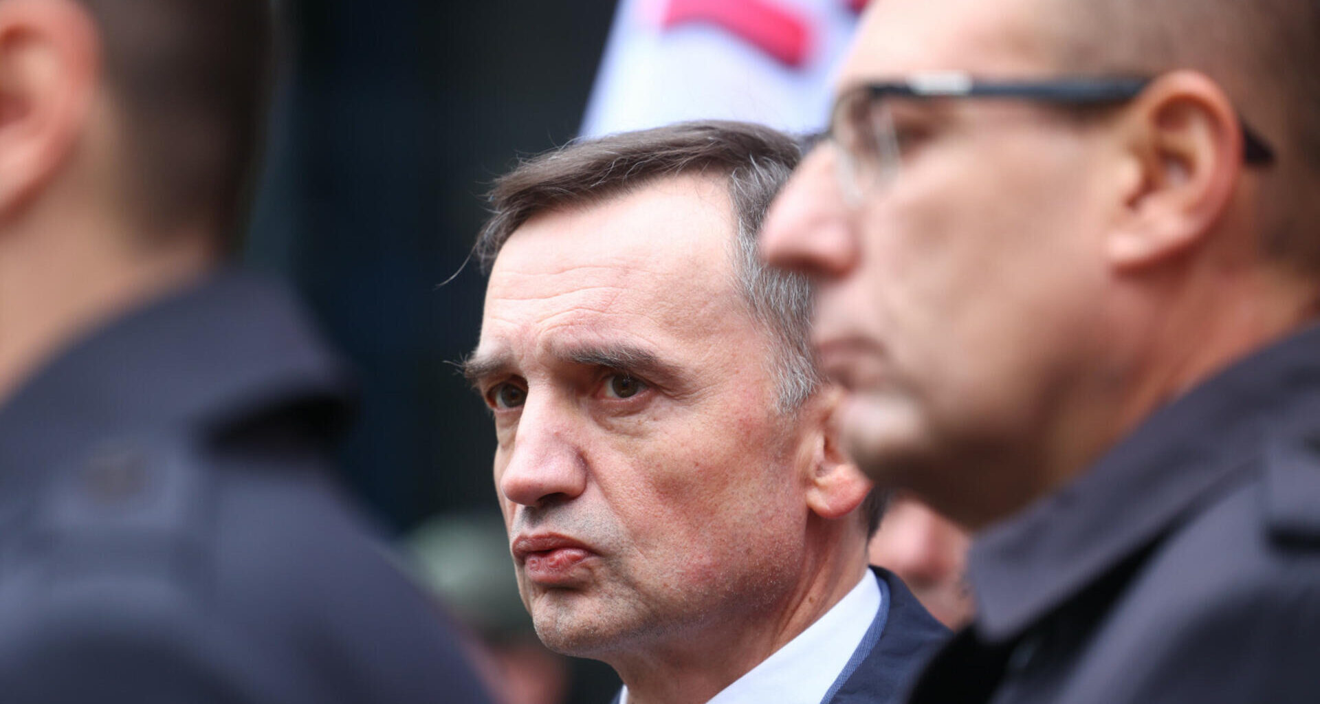 Ziobro już nie ucieknie. Ruszyła procedura blokady prywatnego paszportu polityka