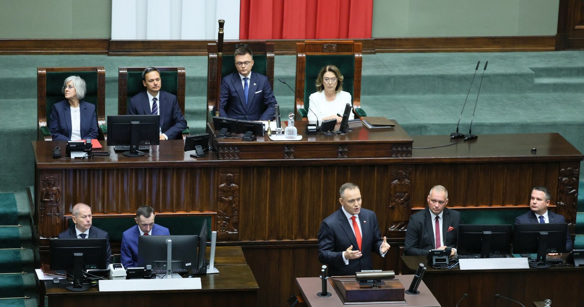 Karol Nawrocki i Sejm w oczach Polaków. Najnowsze wyniki CBOS zaskakują