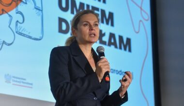 Dworek z "Willi plus" wystawiony na sprzedaż. Szefowa MEN już zawiadomiła prokuraturę