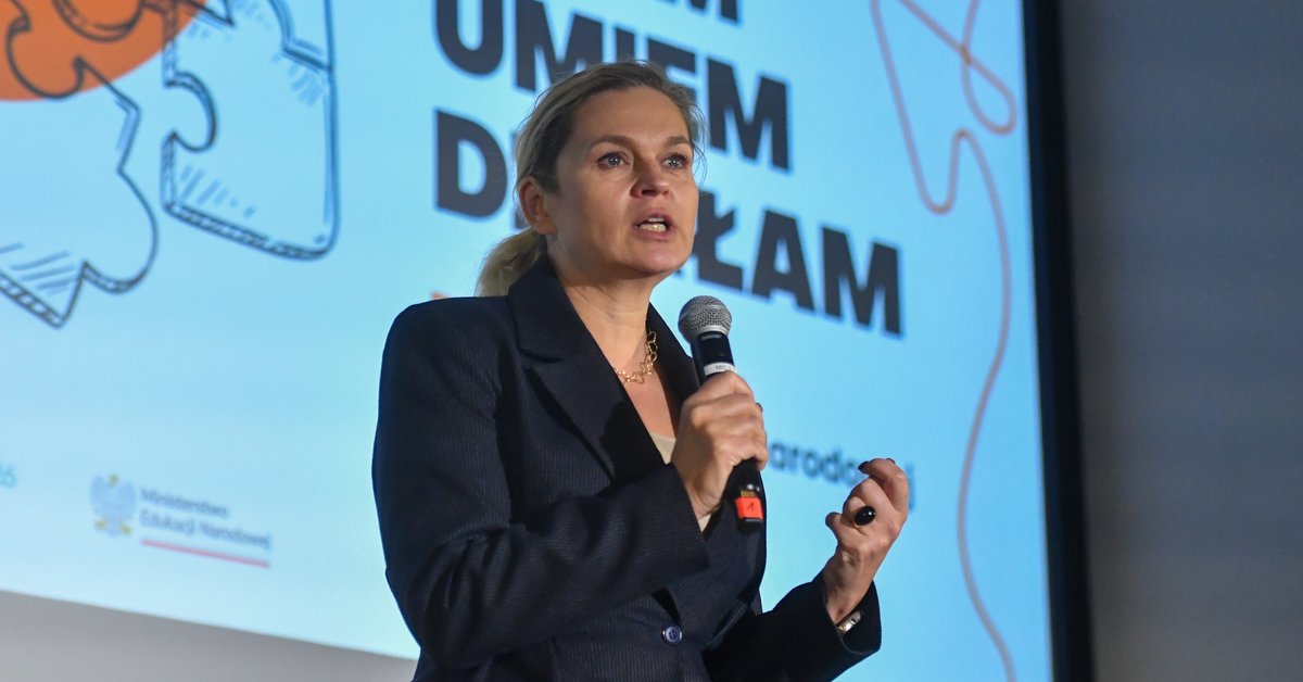 Dworek z "Willi plus" wystawiony na sprzedaż. Szefowa MEN już zawiadomiła prokuraturę