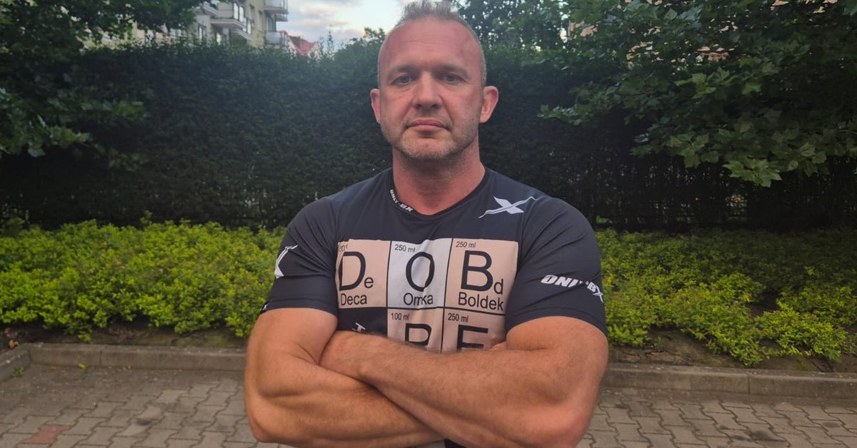 Śledczy nie ustalili i nie przesłuchali mężczyzny widocznego na monitoringu (pierwszy z prawej)