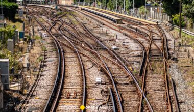 Na torach leżał niepokojący pakunek. Akcja służb w Lubuskiem - Onet Wiadomości