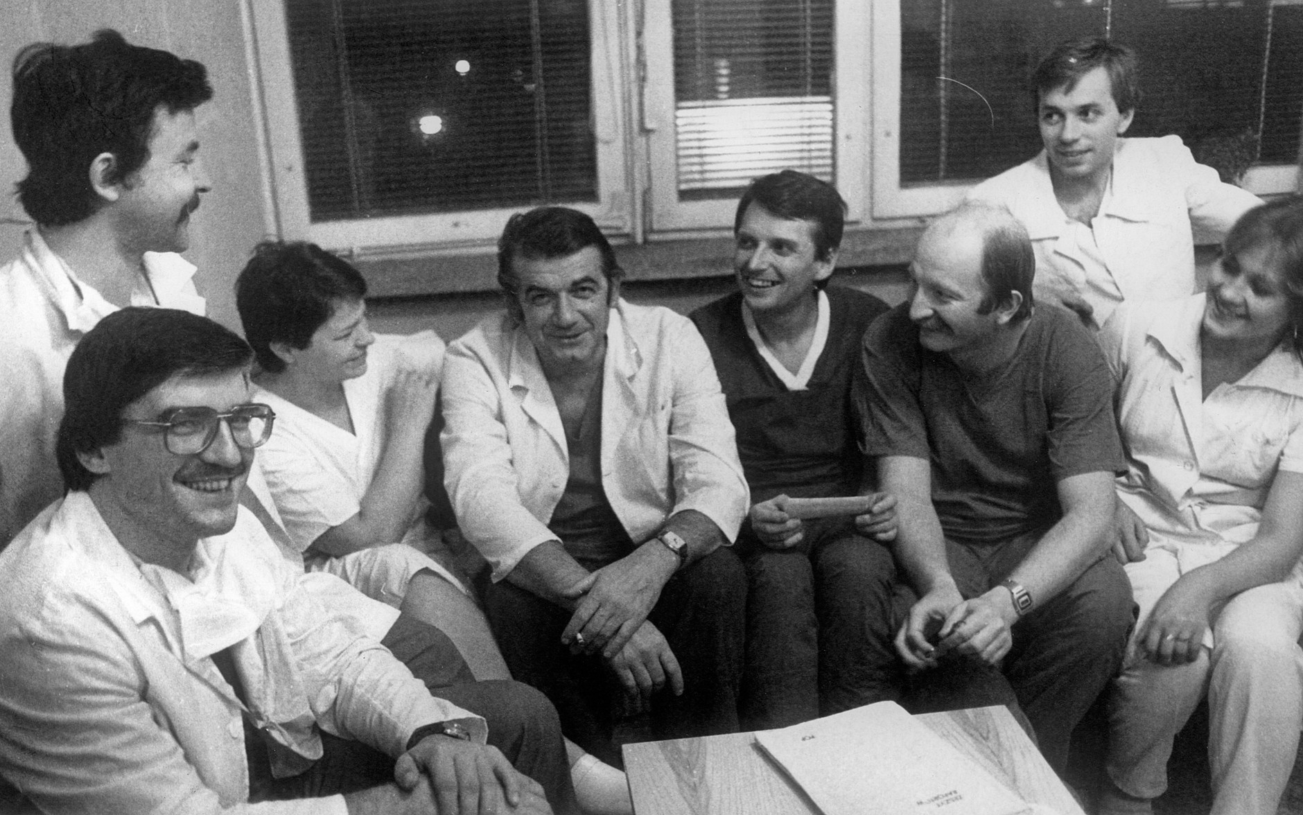 Zabrze, 5.11.1985 r. prof. Religa (w śr.) i prof. Bochenek (z pr.)