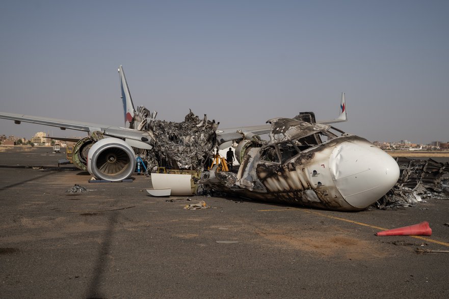 Siły RSF pierwszego dnia wojny 15 kwietnia 2025 r. zaatakowały m.in. międzynarodowe lotnisko w Chartumie