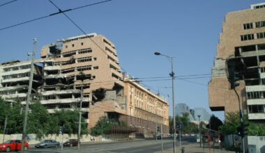 Tysiące osób utworzyło "żywą tarczę" wokół planowanej inwestycji zięcia Trumpa w Serbii