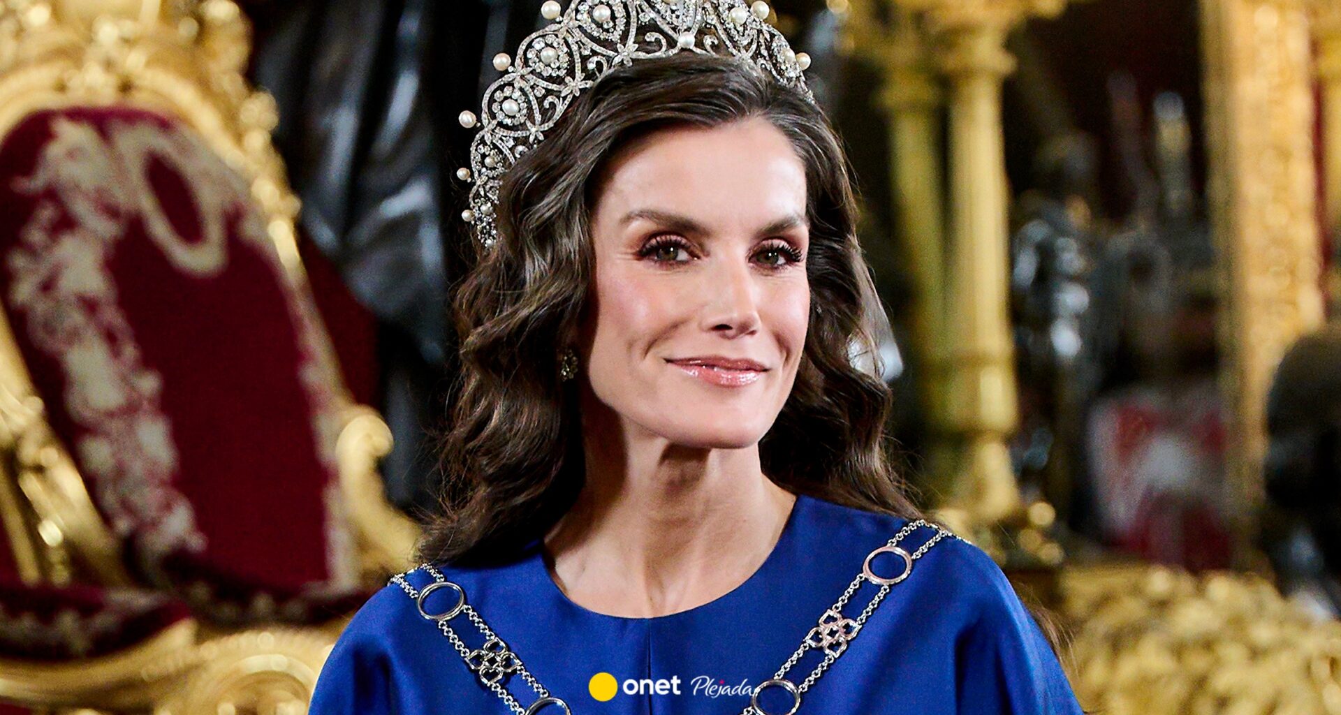 Królowa Letycja sięgnęła po 139-letnią tiarę. Okazją była wizyta sułtana Omanu