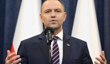 Nominacje sędziowskie i decyzje prezydenta. Sondaż o Karolu Nawrockim