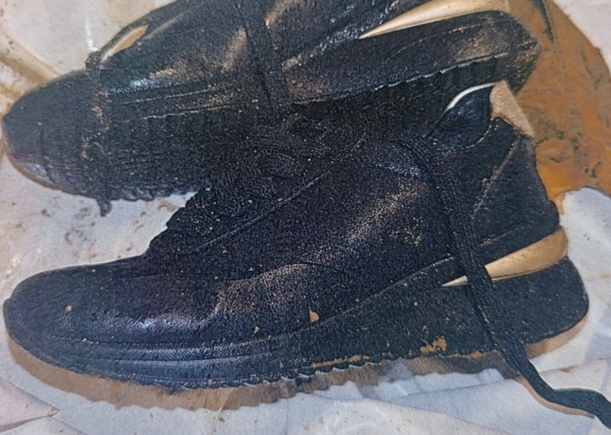 Uchwyciła go kamera na giełdzie samochodowej. Rozpoznajesz tego mężczyznę?