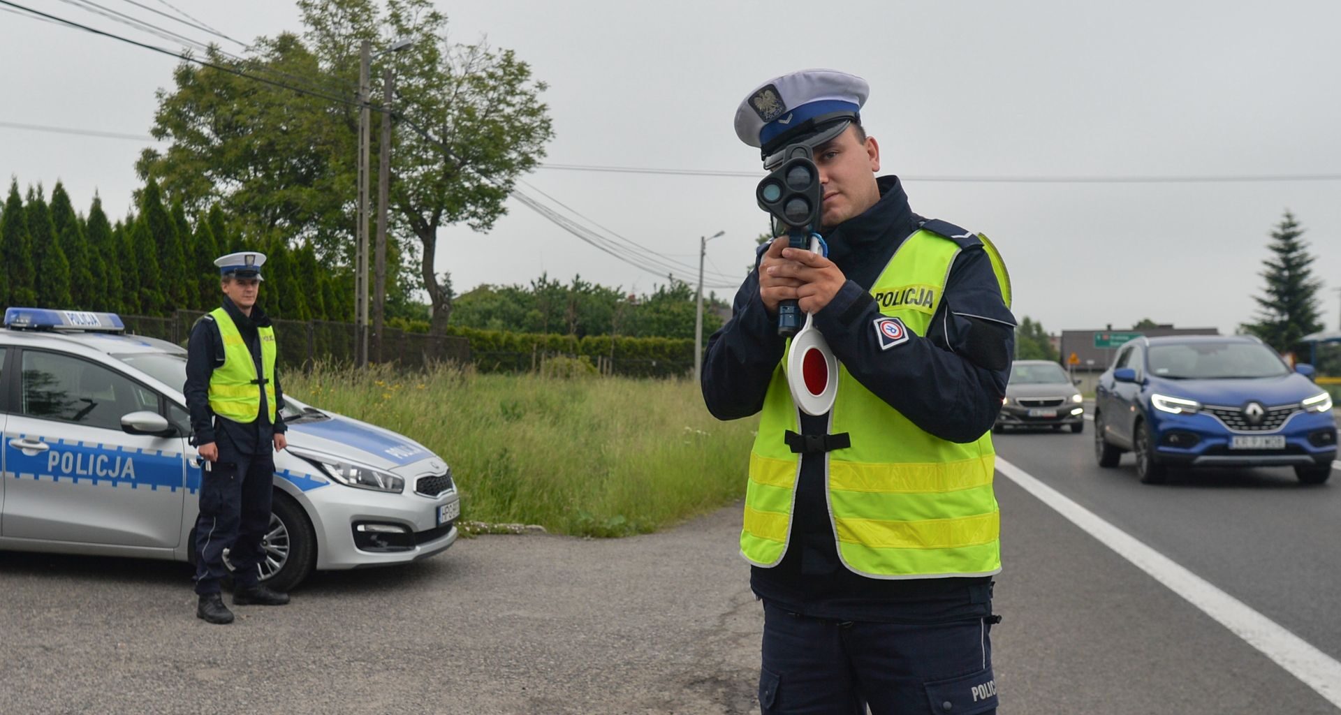 Paraliż na DK 46. Śnieżyca zablokowała drogę. Nie ma przejazdu