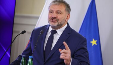 Pożar w białoruskiej rafinerii Naftan. "Prowadzone są badania"