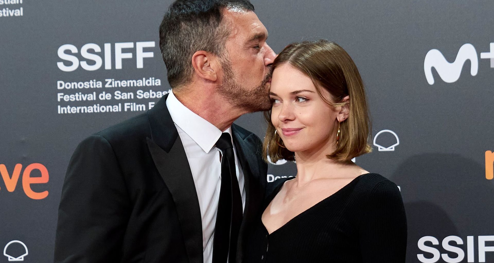 Mrozowska przyłapana z nowym partnerem. Nie wiedział, że jest znana