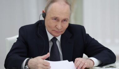 Atak zimy w Szwecji. Ruszyli na pomoc kierowcom na zablokowanej E4