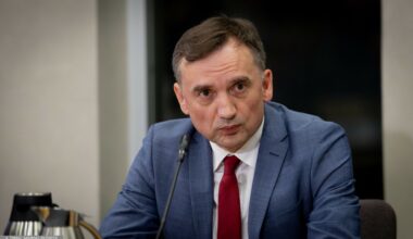 Serdeczni czy zazdrośni? Jak naprawdę widzą się Polacy