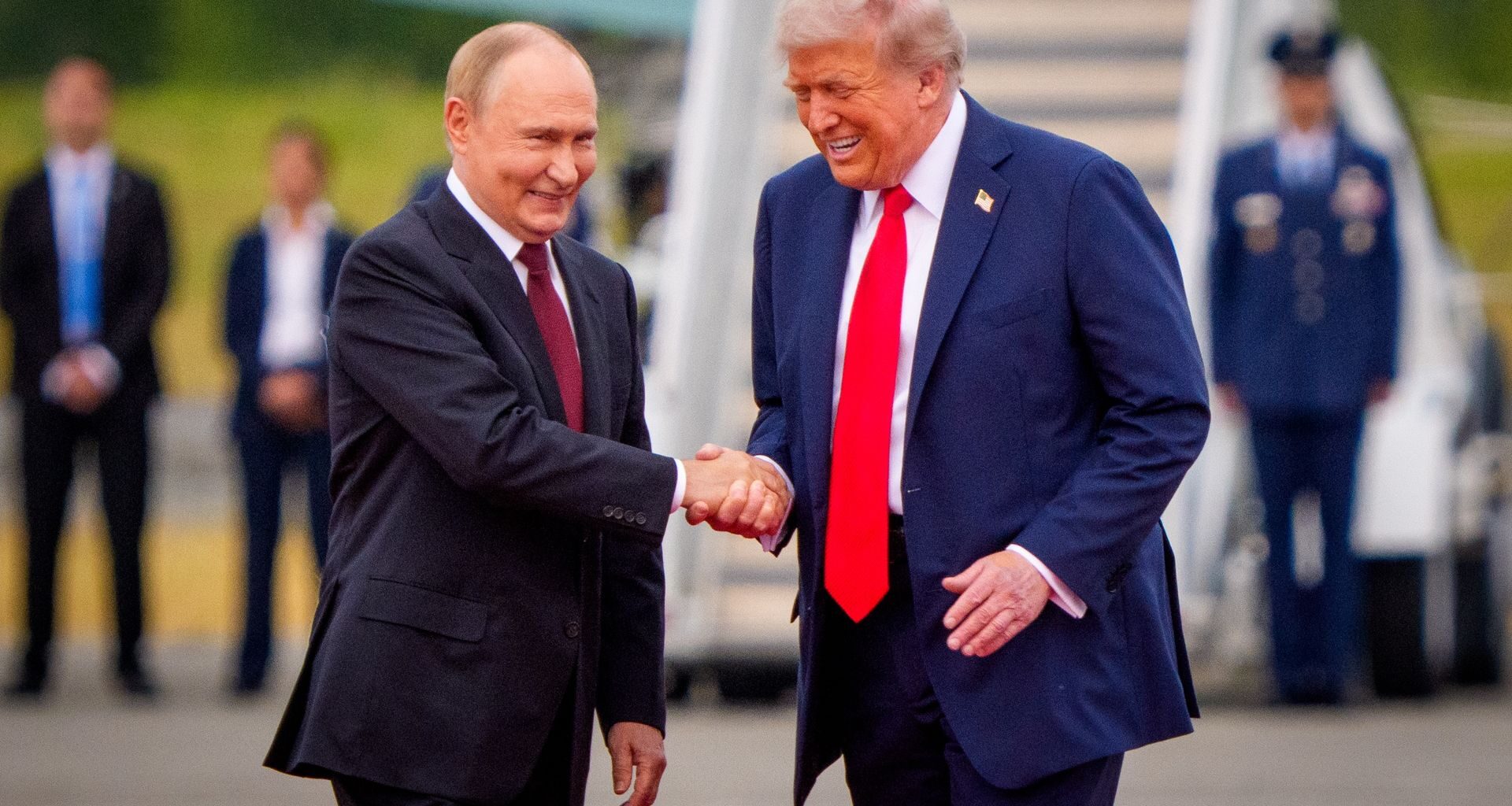 Gigakontrakt podpisany. Orlen kupi 40 polskich lokomotyw