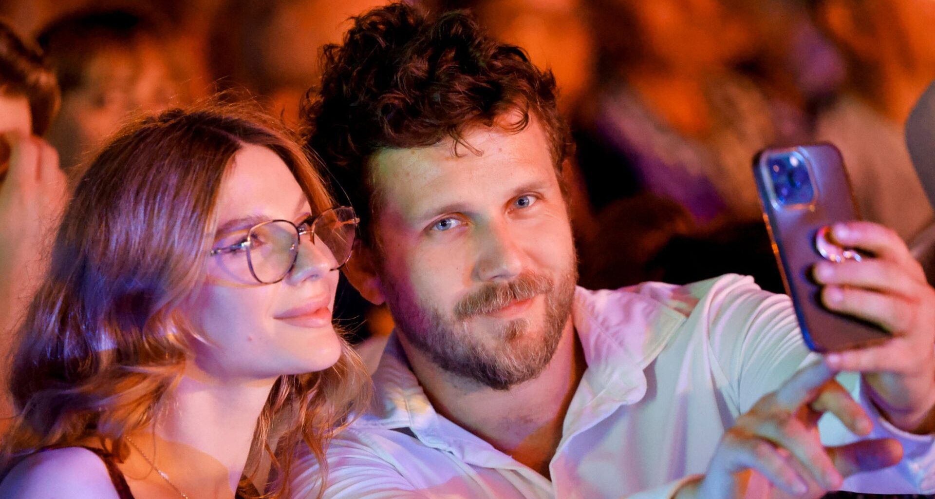 Rodzina królewska DRWI z księcia Harry'ego i Meghan za imprezę u Kris Jenner?! "To takie TANDETNE"