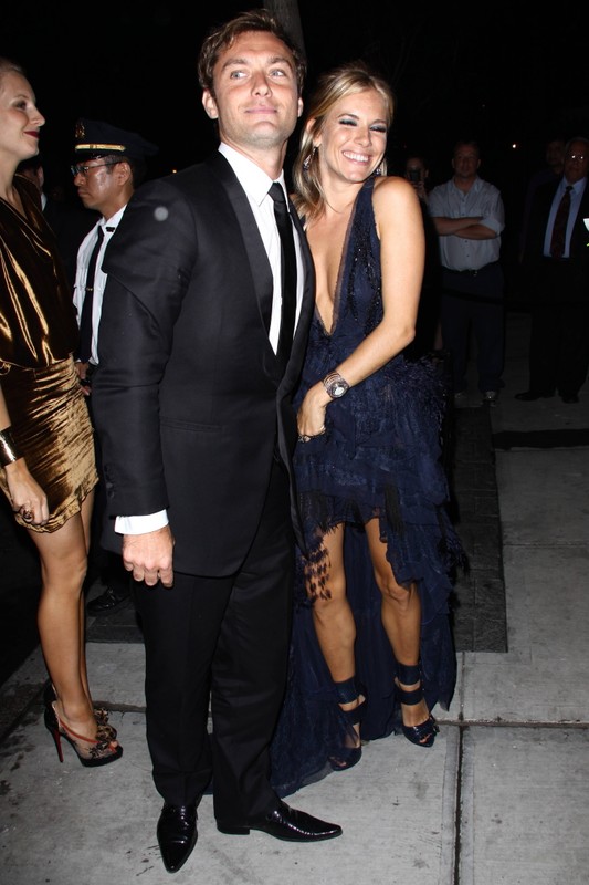 Jude Law i Daisy Wright