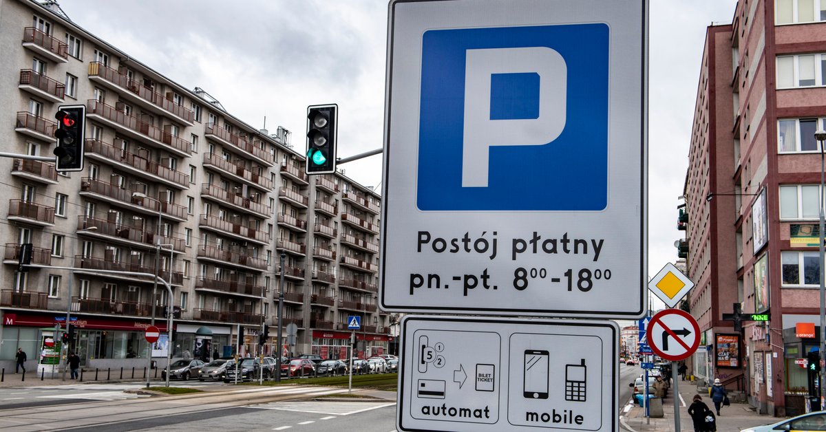 Czy 11 listopada trzeba płacić za parkowanie? Święto Niepodległości 2025