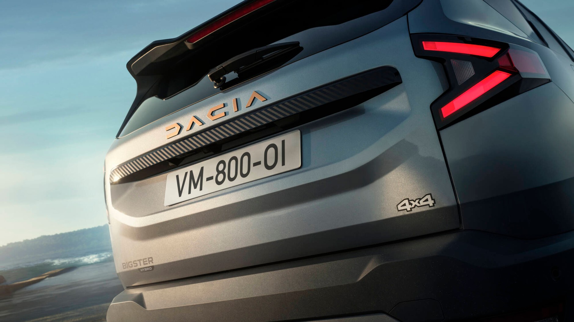 Napęd 4x4, automat, instalacja LPG i jeszcze hybryda? W Dacii to możliwe