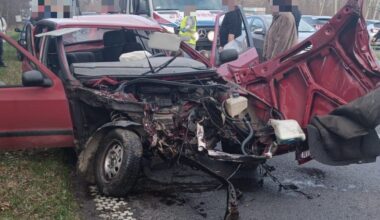 [FOTO] Tragiczny wypadek w Ustroniu. Nie żyje kierowca osobówki