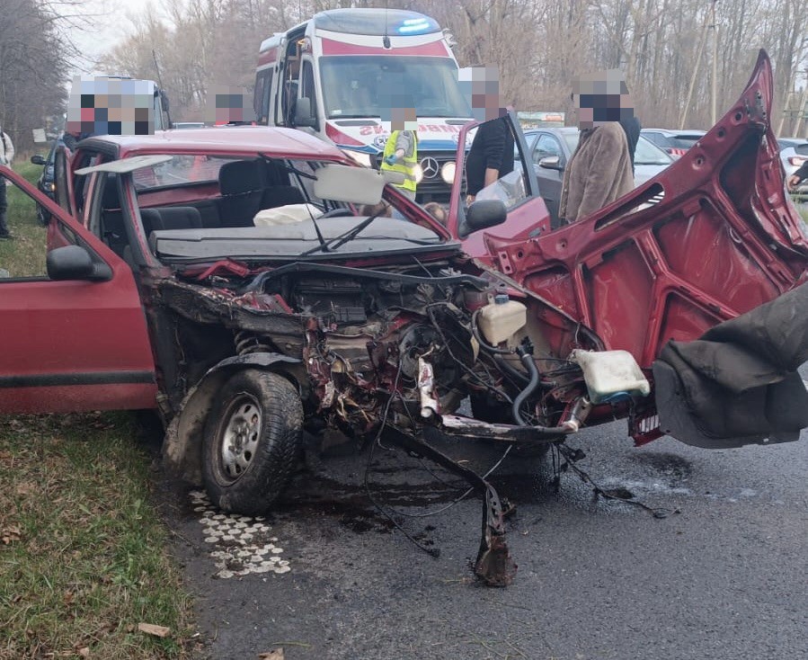 [FOTO] Tragiczny wypadek w Ustroniu. Nie żyje kierowca osobówki