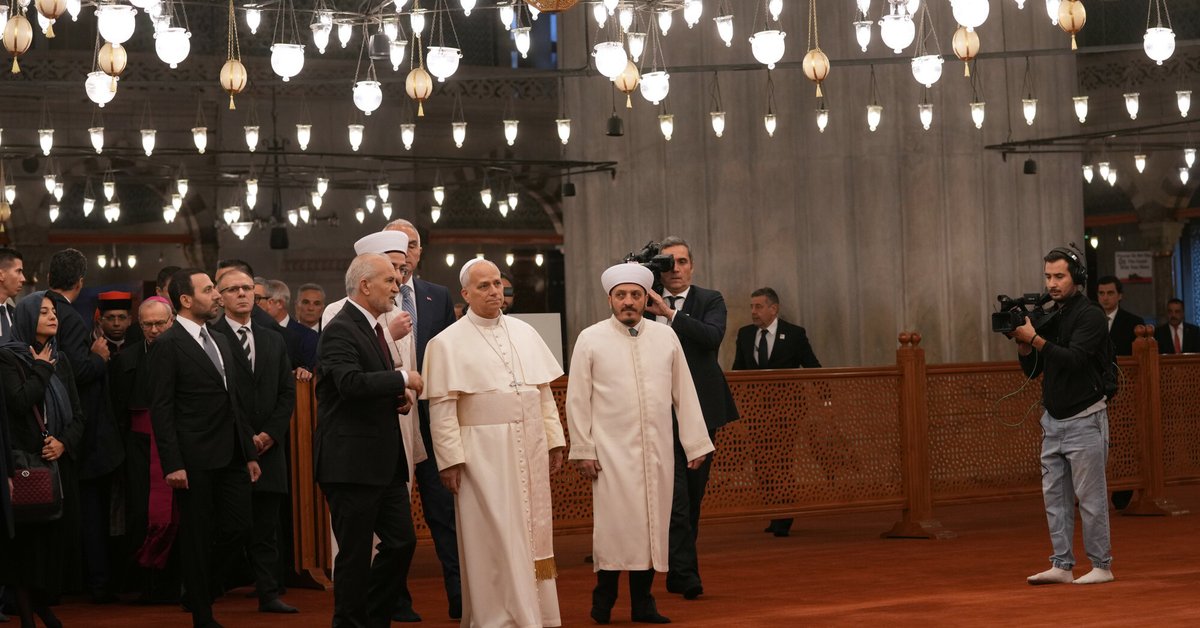 Papież Leon XIV w Błękitnym Meczecie w Stambule