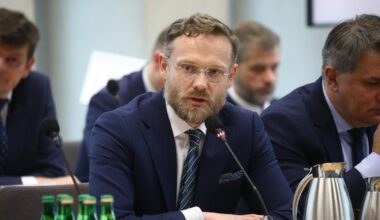 Ludzie Nawrockiego zadają niewygodne pytanie. Rząd może mieć kłopot